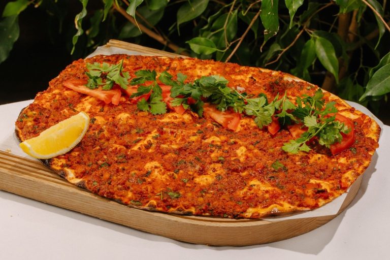 Лахмаджун с говядиной